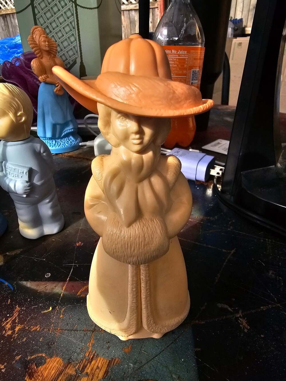 Vintage Avon Little Kate Charisma Cologne 3 Fl. Oz. Peach Doll Bottle